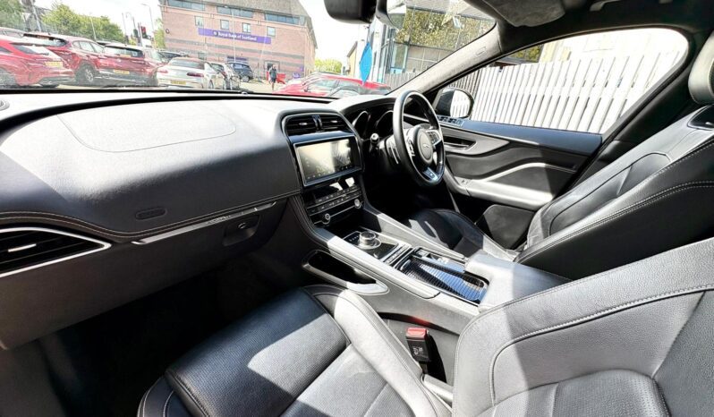Jaguar F-Pace 2.0 i4D R-Sport AWD, 2019, Automatic, 5 Door Estate full