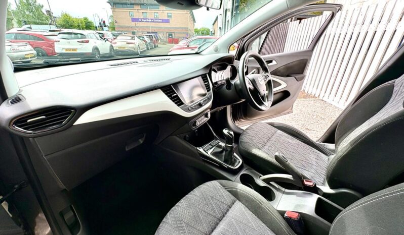 Vauxhall Crossland X 1.2i SRi Nav (s/s), 2020, Manual, 5 Door Hatchback full