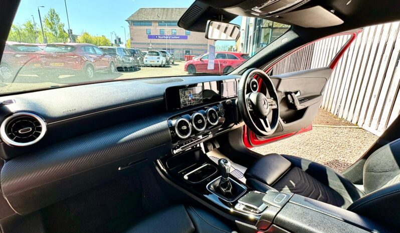 Mercedes-Benz A-Class 1.3 A180 SE (s/s), 2020, Manual, 5 Door Hatchback full