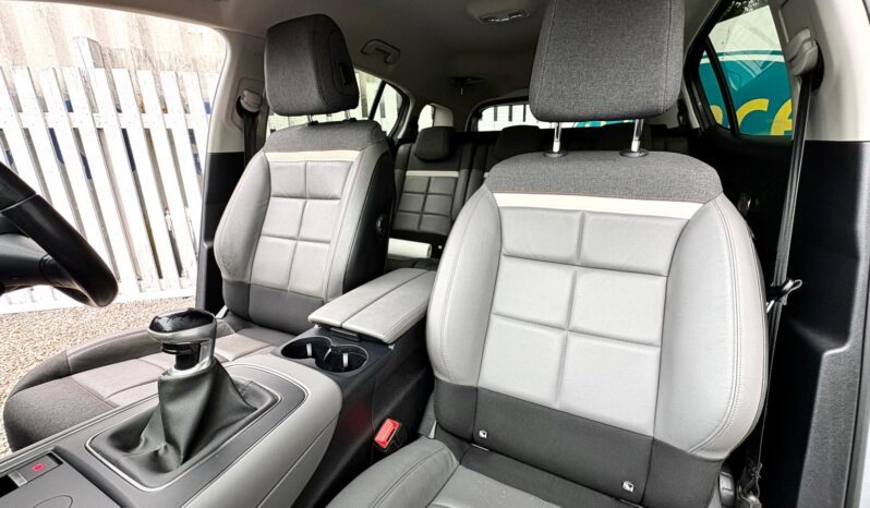 Citroen C5 Aircross 1.2 PureTech Flair (s/s), 2019, Manual, 5 Door Hatchback full
