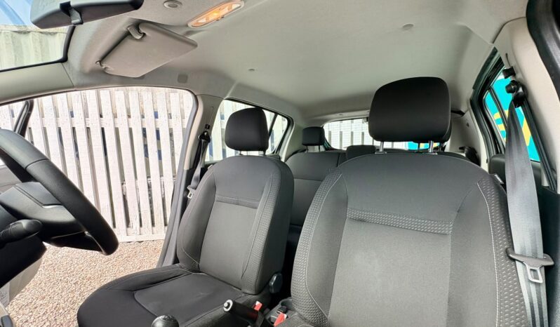 Dacia Sandero 1.0 SCe Essential, 2018, Manual, 5 Door Hatchback full