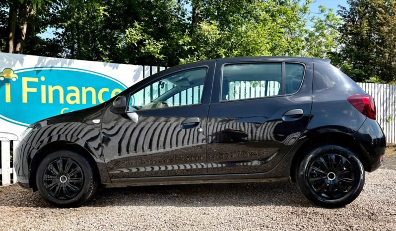 Dacia Sandero 1.0 SCe Essential, 2018, Manual, 5 Door Hatchback full