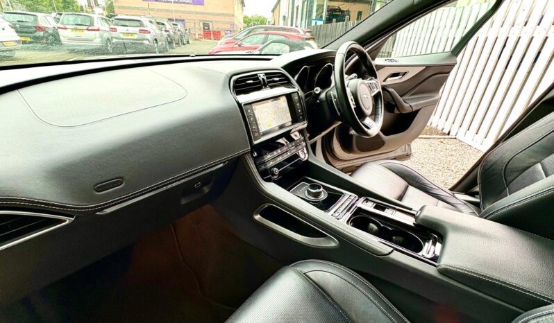Jaguar F-Pace 2.0 i4D R-Sport AWD (s/s), 2018, Automatic, 5 Door Estate full