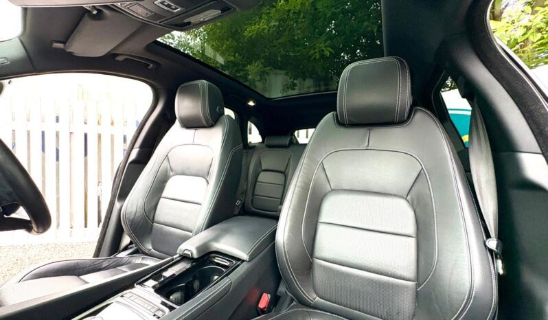 Jaguar F-Pace 2.0 i4D R-Sport AWD (s/s), 2018, Automatic, 5 Door Estate full