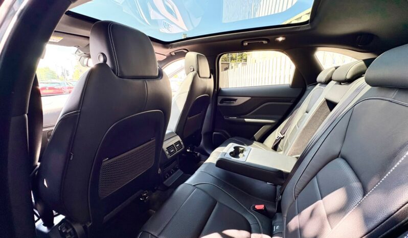 Jaguar F-Pace 2.0 i4D R-Sport AWD (s/s), 2018, Automatic, 5 Door Estate full
