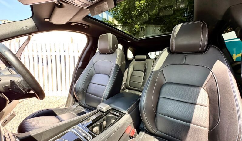 Jaguar F-Pace 2.0 i4D R-Sport AWD (s/s), 2018, Automatic, 5 Door Estate full