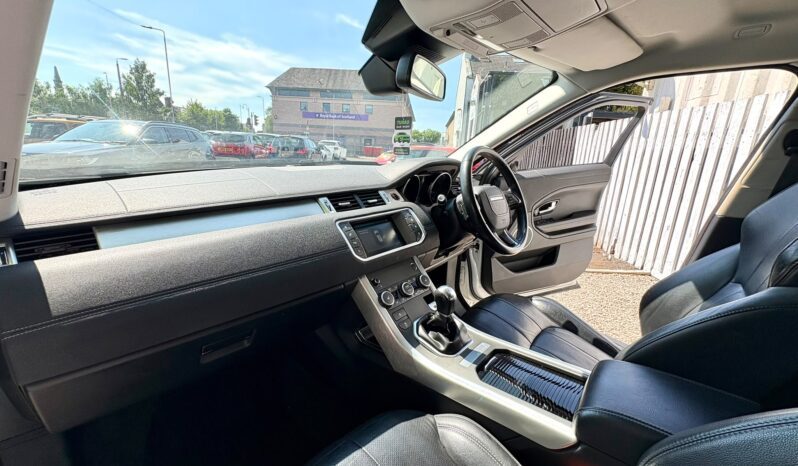 Land Rover Range Rover Evoque 2.0 eD4 SE Tech (s/s), 2017, Manual, 5 Door Estate full