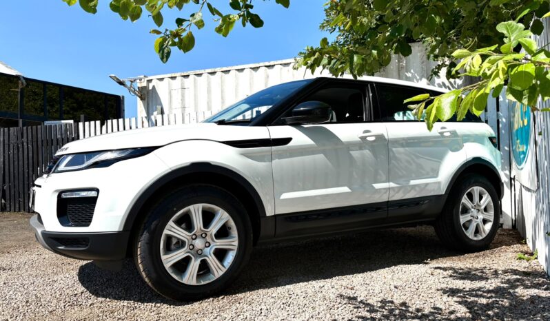Land Rover Range Rover Evoque 2.0 eD4 SE Tech (s/s), 2017, Manual, 5 Door Estate full