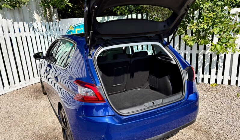Peugeot 308 1.2 PureTech 130 Allure (s/s), 2018, Manual, 5 Door Hatchback full
