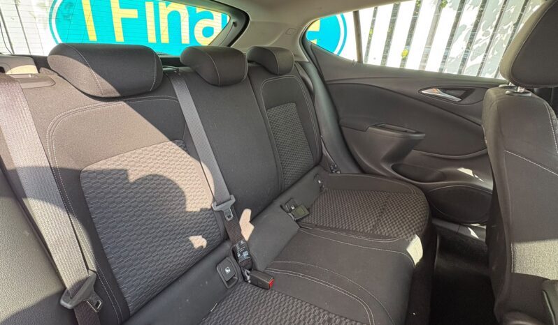 Vauxhall Astra 1.4i SRi, 2018, Manual, 5 Door Hatchback full