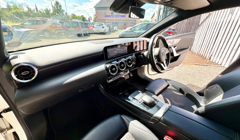 Mercedes-Benz A-Class 1.5 A180d Sport (Executive) (s/s) 7G-DCT, 2018, Automatic, 5 Door Hatchback full
