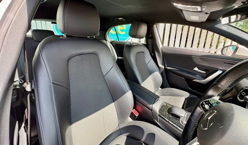 Mercedes-Benz A-Class 1.5 A180d Sport (Executive) (s/s) 7G-DCT, 2018, Automatic, 5 Door Hatchback full