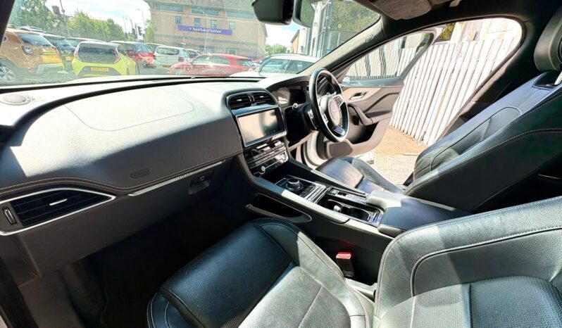 Jaguar F-Pace 2.0 i4D Chequered Flag AWD (s/s), 2019, Automatic, 5 Door Estate full
