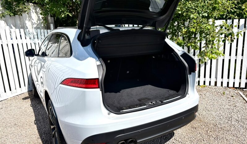Jaguar F-Pace 2.0 i4D Chequered Flag AWD (s/s), 2019, Automatic, 5 Door Estate full