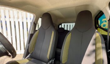 Toyota Aygo 1.0 VVT-i x-cite 3 (Bi-tone Yellow), 2017, Manual, 5 Door Hatchback full