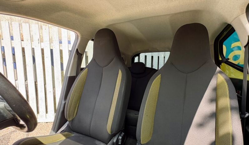 Toyota Aygo 1.0 VVT-i x-cite 3 (Bi-tone Yellow), 2017, Manual, 5 Door Hatchback full