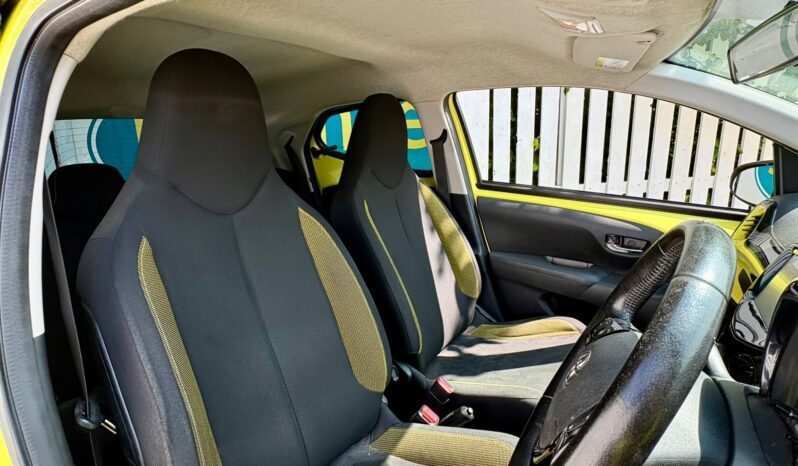 Toyota Aygo 1.0 VVT-i x-cite 3 (Bi-tone Yellow), 2017, Manual, 5 Door Hatchback full