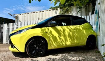 Toyota Aygo 1.0 VVT-i x-cite 3 (Bi-tone Yellow), 2017, Manual, 5 Door Hatchback full