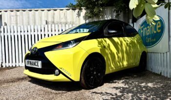 Toyota Aygo 1.0 VVT-i x-cite 3 (Bi-tone Yellow), 2017, Manual, 5 Door Hatchback full