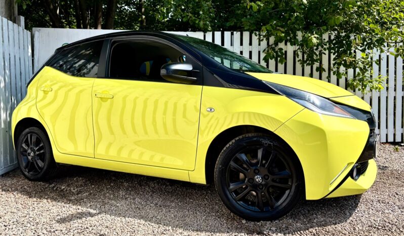 Toyota Aygo 1.0 VVT-i x-cite 3 (Bi-tone Yellow), 2017, Manual, 5 Door Hatchback full