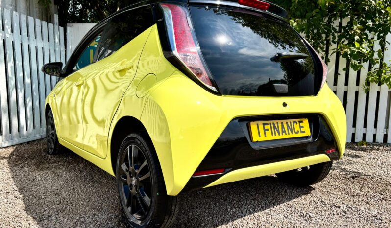Toyota Aygo 1.0 VVT-i x-cite 3 (Bi-tone Yellow), 2017, Manual, 5 Door Hatchback full