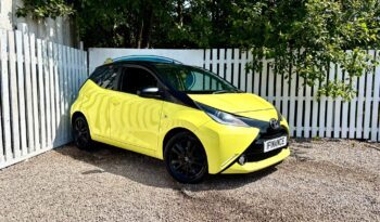 Toyota Aygo 1.0 VVT-i x-cite 3 (Bi-tone Yellow), 2017, Manual, 5 Door Hatchback full
