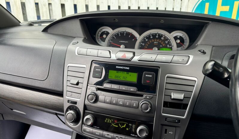 Ssangyong Turismo 2.2 TD EX 7 Seater, 2017, Manual, 5 Door MPV full