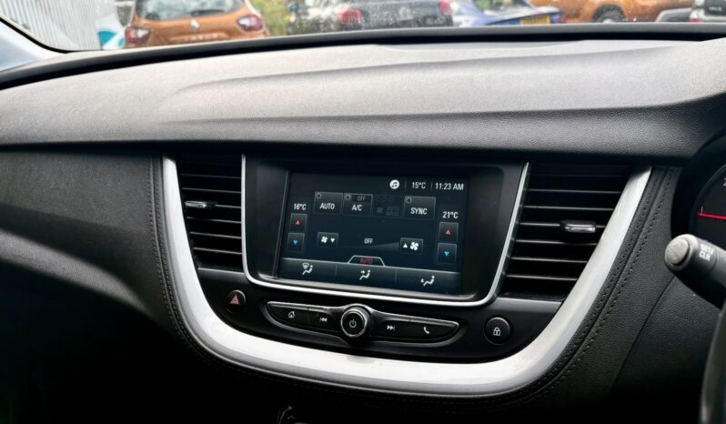 Vauxhall Grandland X 1.6 CDTi ecoTEC BlueInjection SE (s/s), 2018, Manual, 5 Door Hatchback full