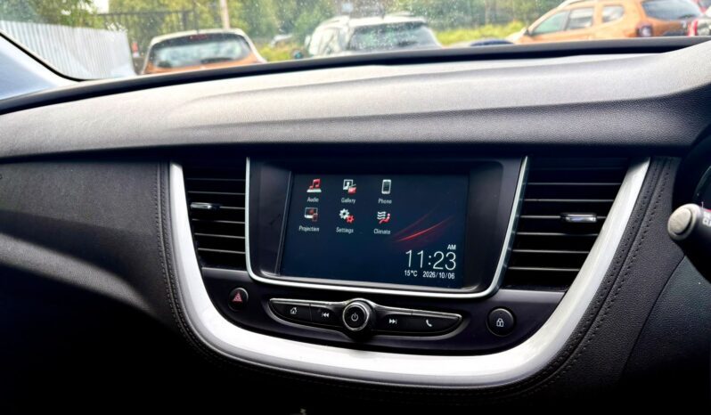 Vauxhall Grandland X 1.6 CDTi ecoTEC BlueInjection SE (s/s), 2018, Manual, 5 Door Hatchback full