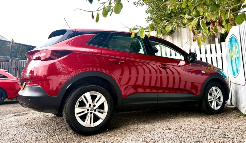 Vauxhall Grandland X 1.6 CDTi ecoTEC BlueInjection SE (s/s), 2018, Manual, 5 Door Hatchback full