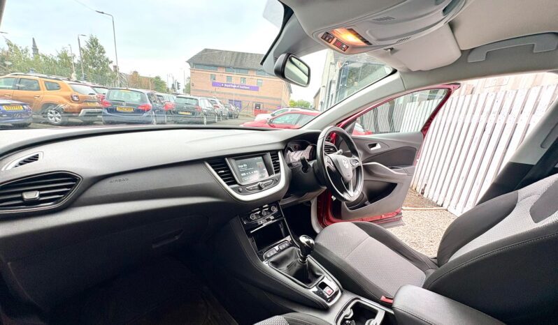 Vauxhall Grandland X 1.6 CDTi ecoTEC BlueInjection SE (s/s), 2018, Manual, 5 Door Hatchback full