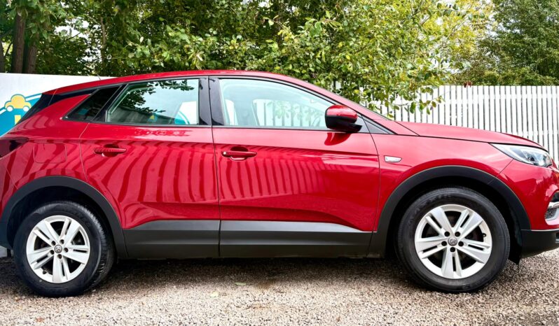 Vauxhall Grandland X 1.6 CDTi ecoTEC BlueInjection SE (s/s), 2018, Manual, 5 Door Hatchback full